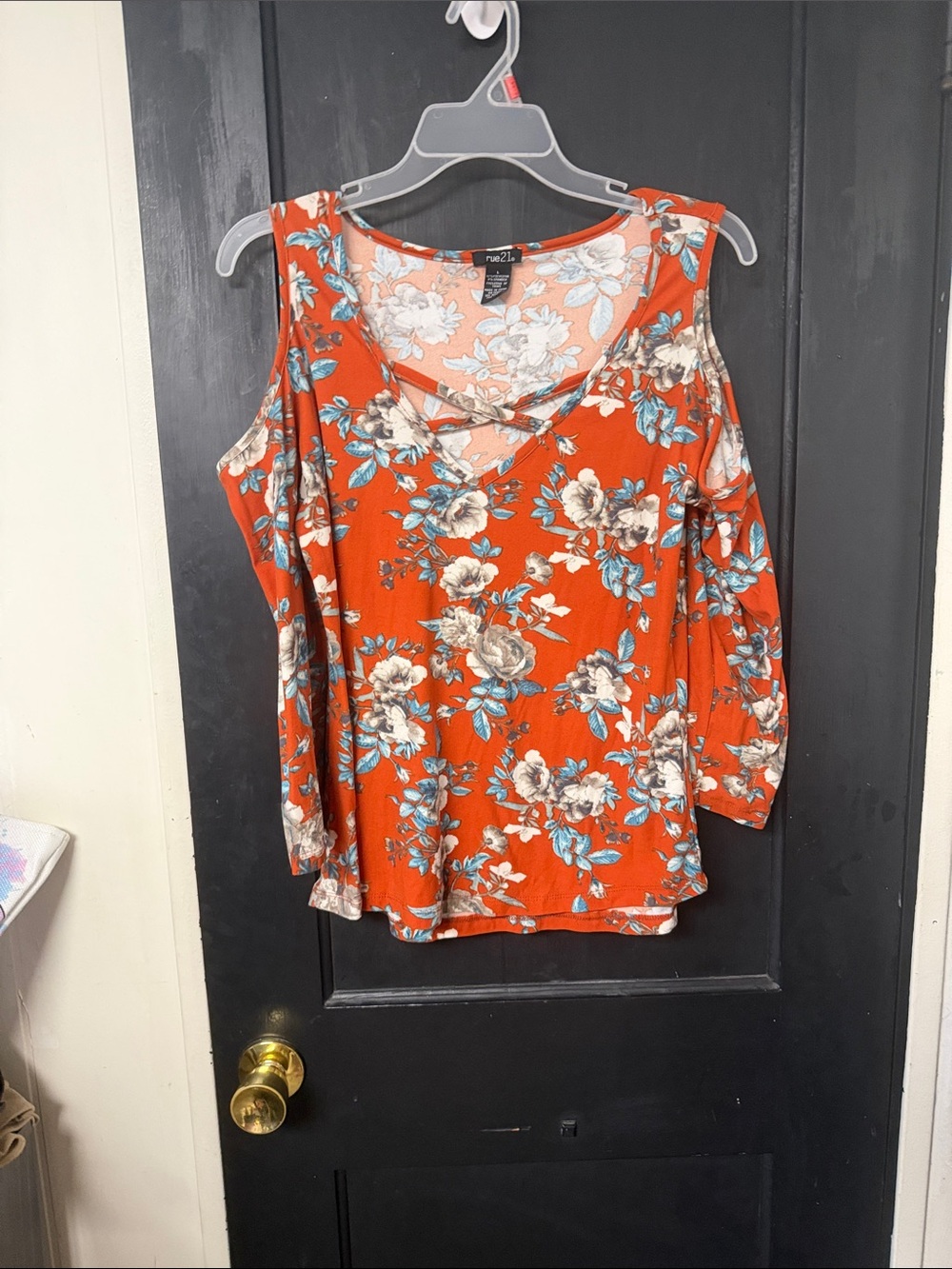 Rue21 Orange Floral Cold-Shoulder V-Neck Blouse